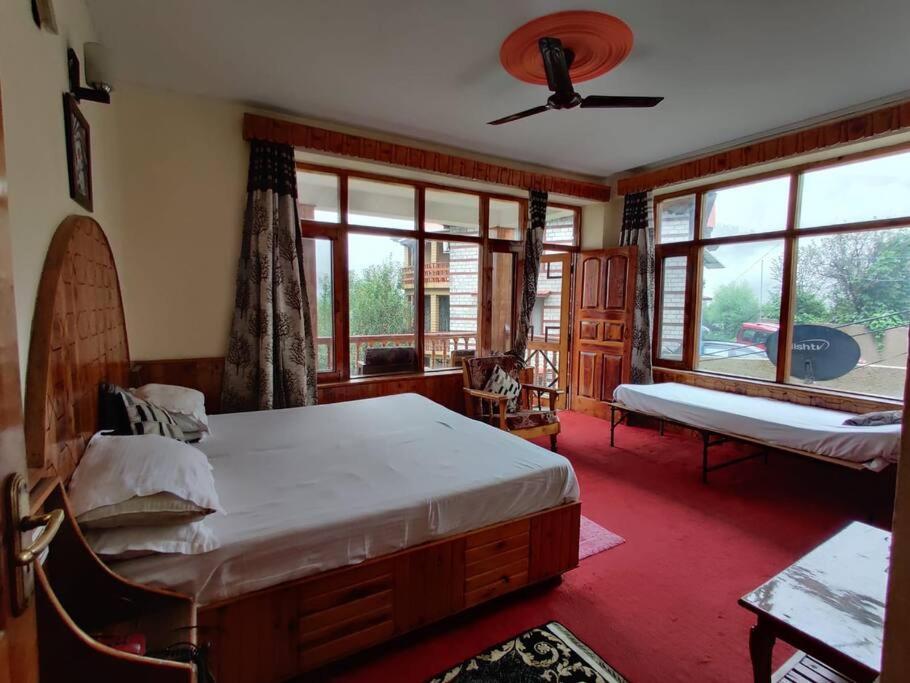 Aroma Taru Villa / Cottage ,Manali Экстерьер фото